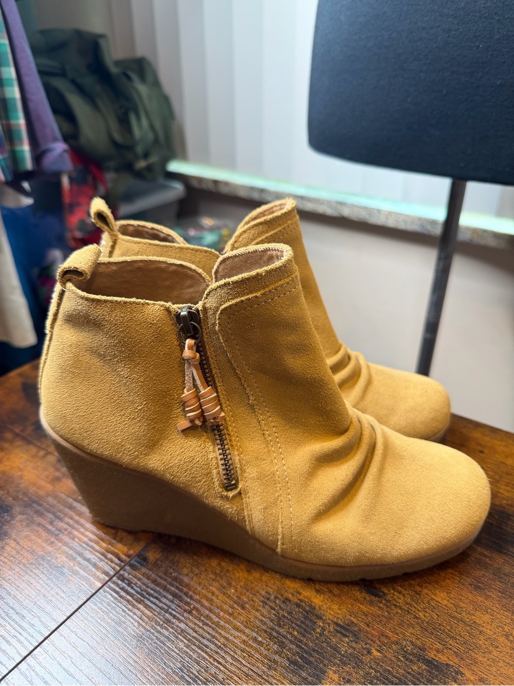 Sperry Top Sider camel tan suede desert wedge ankle booties featuring zip SZ 9.5